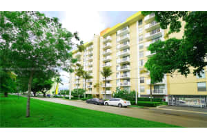 2000 NE 135th St APT 702, North Miami, FL 33181, Sold 11/29/24
