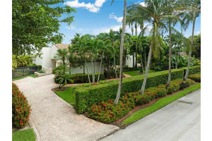 7861 SW 171st St, Palmetto Bay, FL 33157, Sold 04/29/25