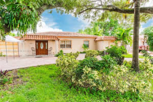 7425 SW 34th St, Miami, FL 33155, Sold 01/27/25