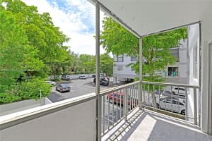 8950 NE 8th Ave APT 208, Miami, FL 33138, Sold 11/12/24