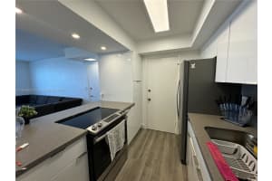 195 Sunrise Dr APT 9, Key Biscayne, FL 33149, Sold 12/04/24