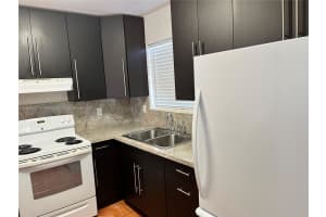 6245 SW Kendale Lakes Cir APT 210, Miami, FL 33183, Sold 01/15/25