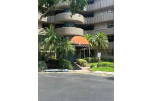 1001 Colony Point Cir APT 419, Pembroke Pines, FL 33026, Sold 12/09/24
