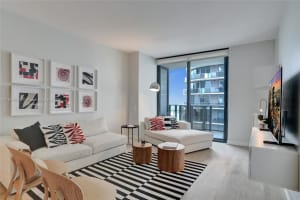 45 Sw 9th St 3807, Miami