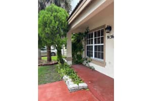 9136 Nw 192nd Ter Hialeah, FL 33018 - MLS#A11645211