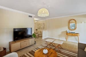 1800 Meridian Ave APT 5, Miami Beach, FL 33139, Sold 11/18/24