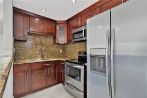 6200 W Flagler St APT 301, Miami, FL 33144, Sold 11/27/24