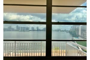 251 174th St APT 520, Sunny Isles Beach, FL 33160, Sold 10/30/24