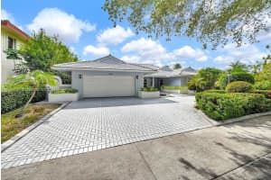 16818 NW 82nd Ct, Miami Lakes, FL 33016, Sold 02/21/25