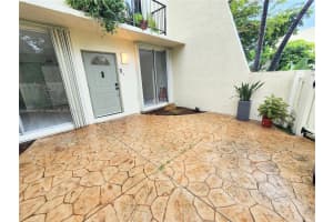 1655 NE 115th St APT 9B, Miami, FL 33181, Sold 12/24/24
