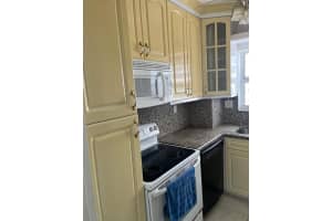 4747 Collins Ave APT 907, Miami Beach, FL 33140, Sold 02/18/25