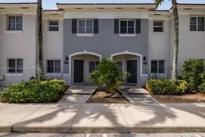 1618 SE 30th St, Homestead, FL 33035, Sold 12/13/24