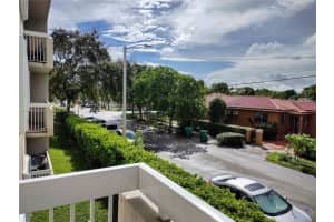 600 NW 32nd Pl, Miami, FL 33125, Sold 10/07/24