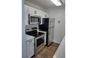 600 NW 32nd Pl, Miami, FL 33125, Sold 10/07/24