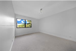 230 Lakeview Dr APT 302, Weston, FL 33326, Sold 12/23/24