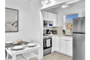 320 Arthur St #17, Hollywood, FL 33019, Sold 02/18/25