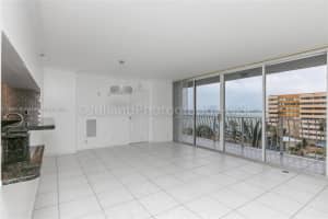 7601 E Treasure Dr 824, North Bay Village