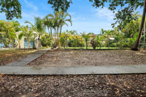 1675 NE 169th St, North Miami Beach, FL 33162, Sold 12/16/24