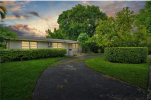 3310 SW 92nd Ct, Miami, FL 33165, Sold 09/30/24