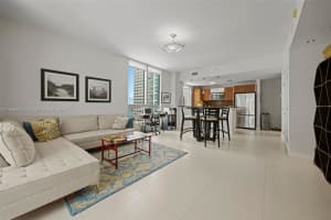 300 Biscayne Blvd, Miami, FL 33131, Sold 12/18/24