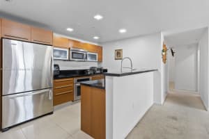 253 NE 2nd St, Miami, FL 33132, Sold 12/09/24