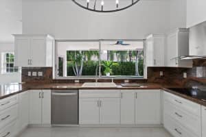 15625 SW 78th Pl, Palmetto Bay, FL 33157, Sold 11/22/24