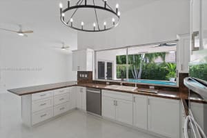 15625 SW 78th Pl, Palmetto Bay, FL 33157, Sold 11/22/24