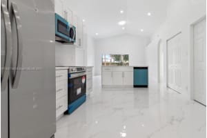 18408 NW 9th St, Pembroke Pines, FL 33029, Sold 09/27/24