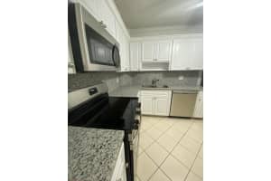 3850 Washington St APT 1110, Hollywood, FL 33021, Sold 11/15/24