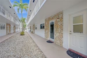 2525 W Golf Blvd APT 115, Pompano Beach, FL 33064, Sold 01/29/25