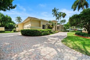 6724 SW 139th St, Palmetto Bay, FL 33158, Sold 10/22/24
