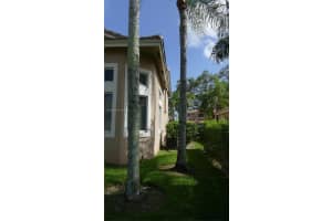 15839 SW 12th St, Pembroke Pines, FL 33027, Sold 12/09/24