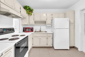 2200 Park Ln APT 101, Hollywood, FL 33021, Sold 03/26/25