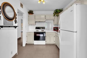 2200 Park Ln APT 101, Hollywood, FL 33021, Sold 03/26/25