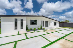 1920 SW 87th Pl, Miami, FL 33165, Sold 10/10/24