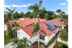 1061 Bel Aire Dr E, Pembroke Pines, FL 33027, Sold 05/30/25
