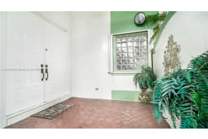 1061 Bel Aire Dr E, Pembroke Pines, FL 33027, Sold 05/30/25
