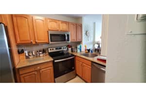 111 Royal Pk Dr APT 4F, Oakland Park, FL 33309, Sold 06/20/25