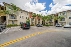 8620 NW 97th Ave APT 105, Medley, FL 33178, Sold 11/04/24