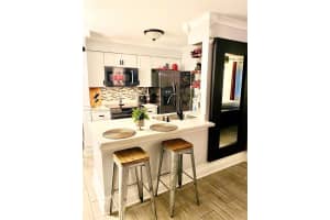 10417 NW 7th St #202, Pembroke Pines, FL 33026, Sold 01/20/25