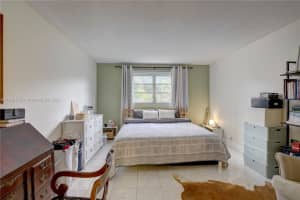 233 NE 14th Ave APT 304, Hallandale Beach, FL 33009, - MLS#A11649120