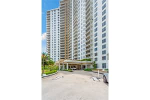 701 Brickell Key Blvd APT 708, Miami, FL 33131, Sold 04/17/25