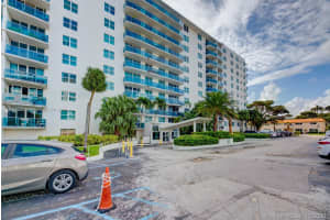 7501 E Treasure Dr APT 2M, North Bay Village, FL 33141, Sold 01/16/25