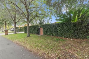 9860 NW 27th St, Doral, FL 33172, Sold 02/27/25