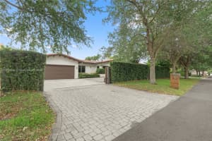 9860 NW 27th St, Doral, FL 33172, Sold 02/27/25