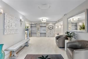 575 Oaks Ln APT 909, Pompano Beach, FL 33069, Sold 03/06/25