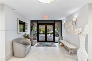 575 Oaks Ln APT 909, Pompano Beach, FL 33069, Sold 03/06/25