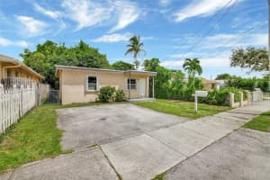 724 NW 5th Ct, Hallandale Beach, FL 33009, Sold 11/04/24