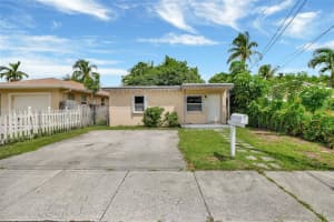 724 NW 5th Ct, Hallandale Beach, FL 33009, Sold 11/04/24