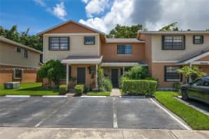 10452 NW 3rd St, Pembroke Pines, FL 33026, Sold 10/24/24